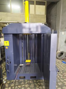 Presse à balles verticale TONNA20 20 tonnes 200 kN balle 150 kg